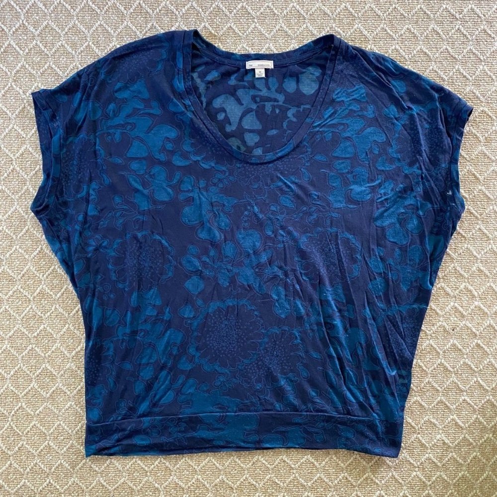 Gap blue floral sheer short sleeved blouse